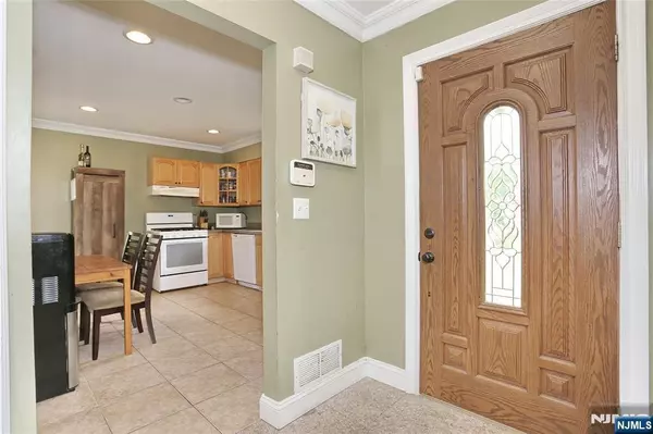 Oakland, NJ 07436,99 Spear ST