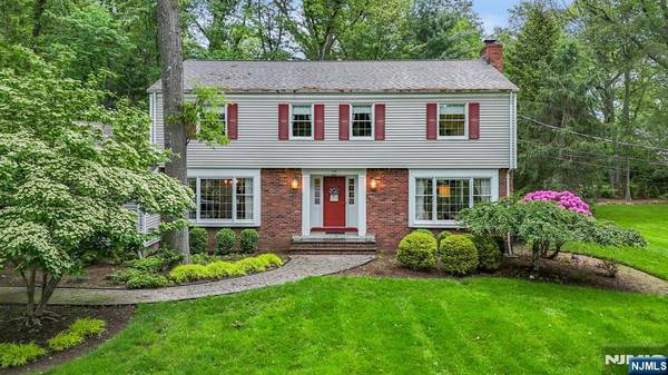 336 Lakeview DR, Wyckoff, NJ 07481