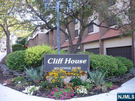 300 Gorge RD #18, Cliffside Park, NJ 07010
