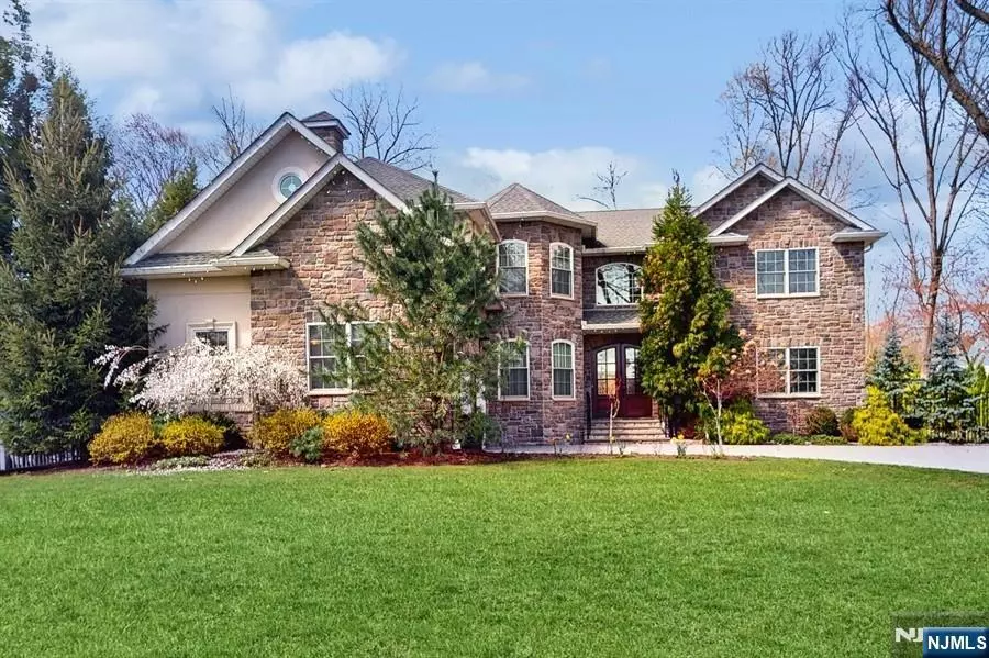 468 Stevens AVE, Ridgewood, NJ 07450