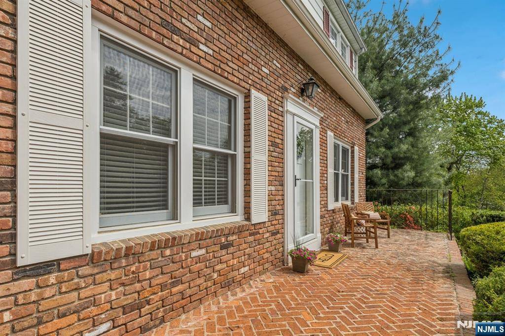 Montvale, NJ 07645,15 Rutherford PL