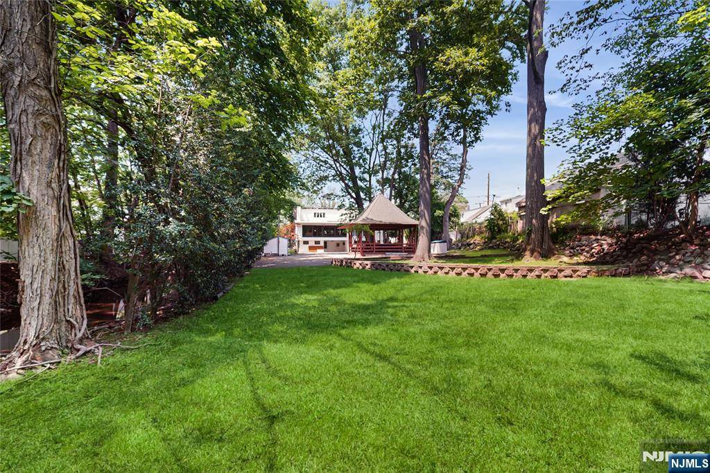 102 Overlook AVE, North Haledon, NJ 07508