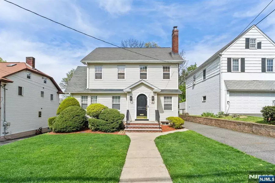 42 Heights RD, Clifton, NJ 07012