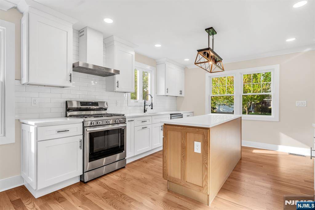 Glen Rock, NJ 07452,5 Somerset CT