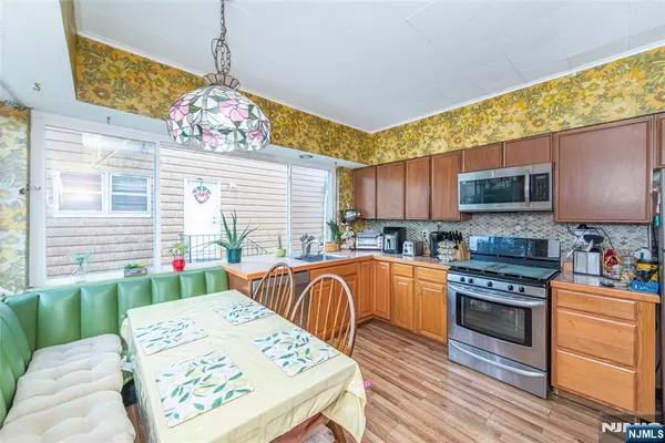 Clifton, NJ 07014,304 Delawanna AVE