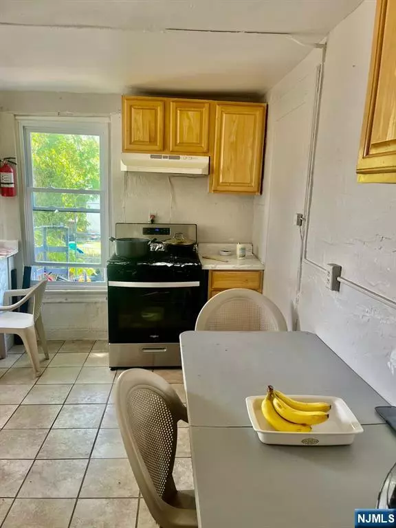Plainfield, NJ 07060,818-20 2nd PL