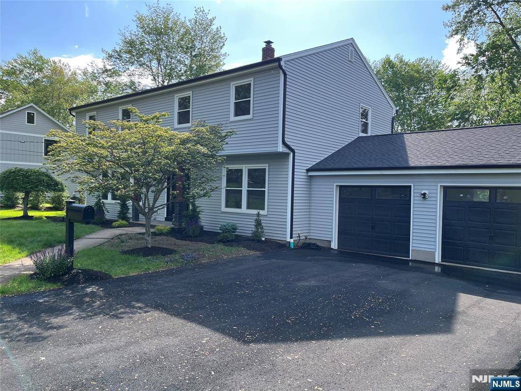 Norwood, NJ 07648,11 Janice DR