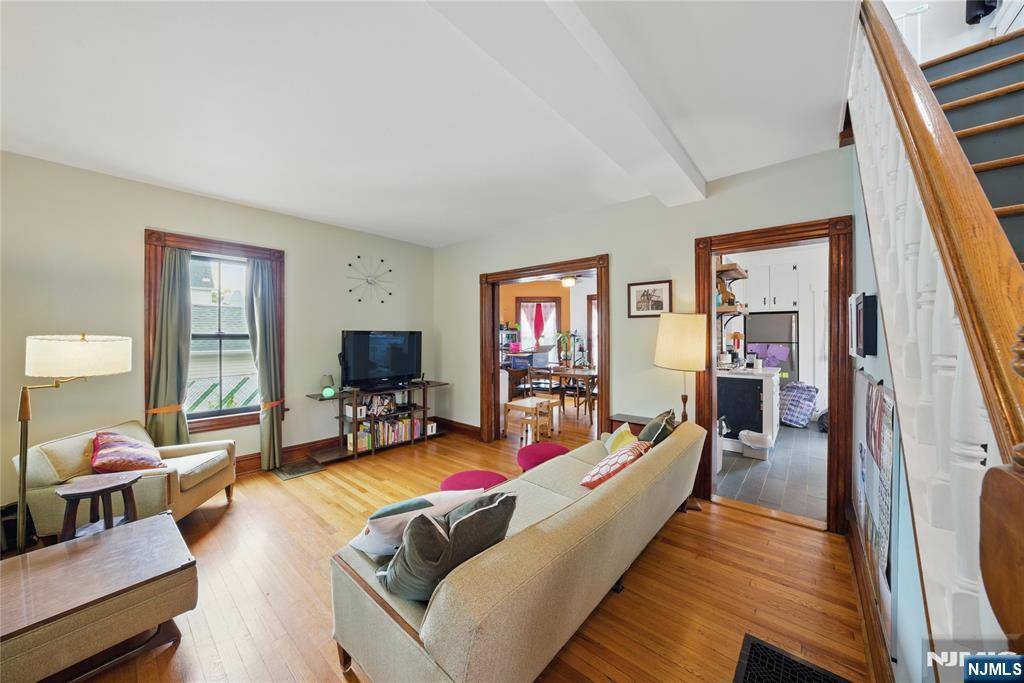 Rutherford, NJ 07070,51 Maple ST