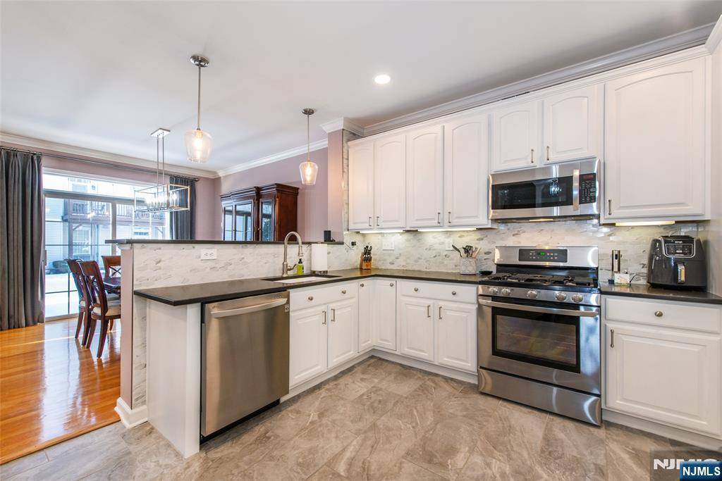 Clifton, NJ 07013,28 Carrington PL