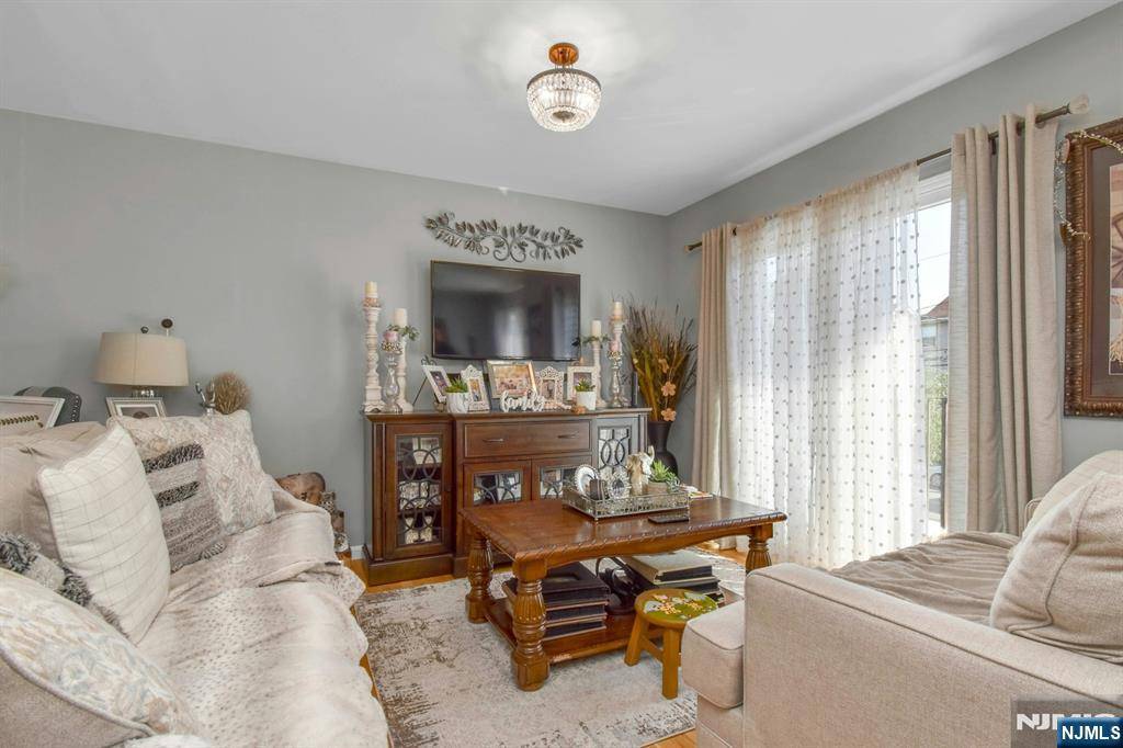 Newark, NJ 07105,127 Brill ST