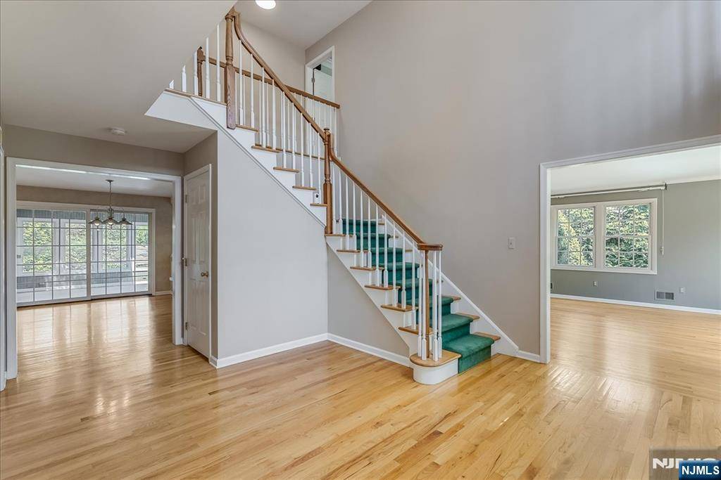 Morristown Town, NJ 07960,21 Beechwood DR