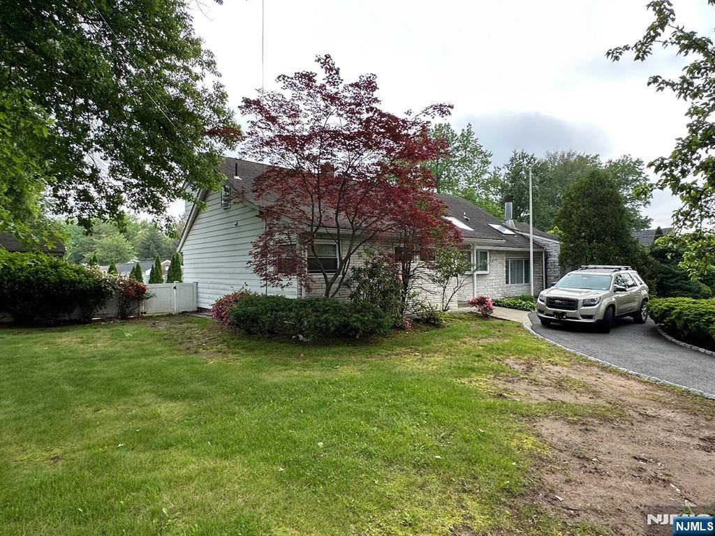 New Milford, NJ 07646,435 Hoffman AVE