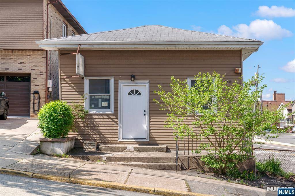 418 E Brinkerhoff, Palisades Park, NJ 07650