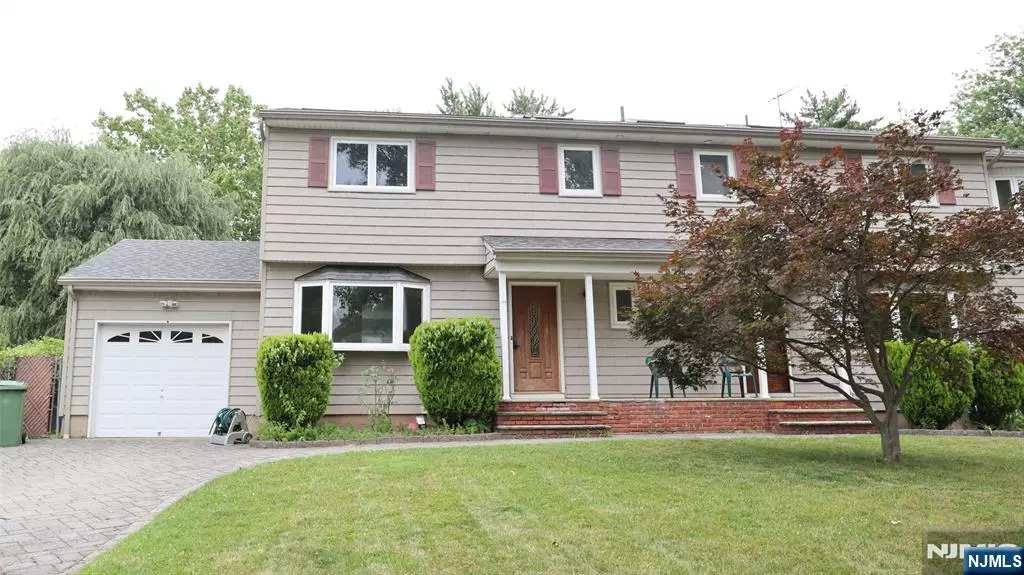Paramus, NJ 07652,17 Millar CT #A