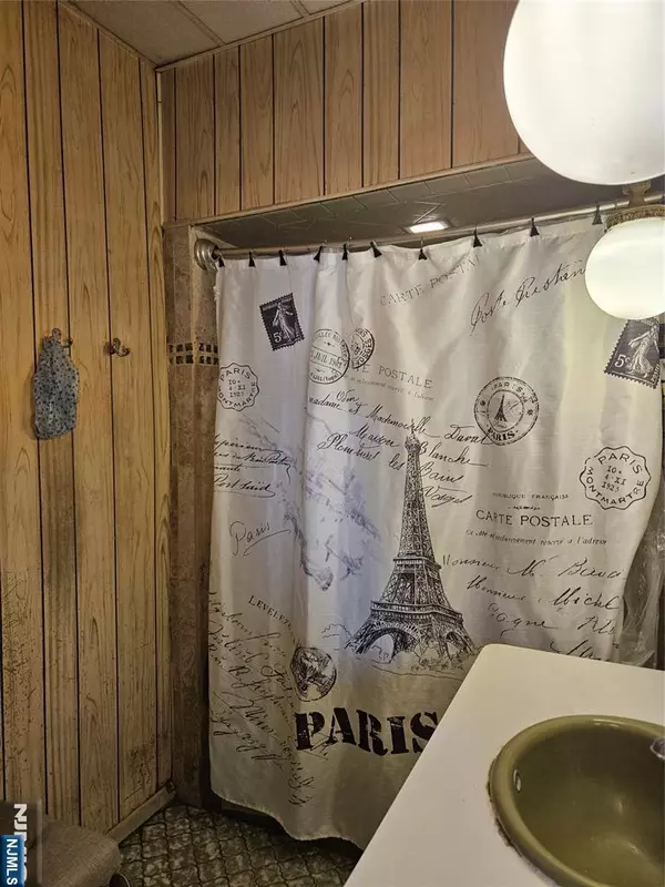 Union, NJ 07083,1584 Andrew ST