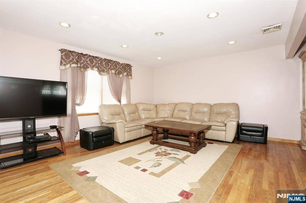 Ringwood, NJ 07456,50 Roger CT