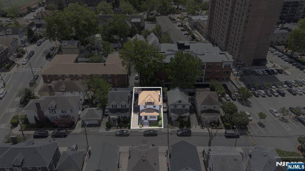 Cliffside Park, NJ 07010,4 Lincoln PL