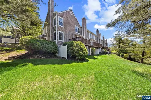 Rockaway Township, NJ 07866,134 Hawthorne CT