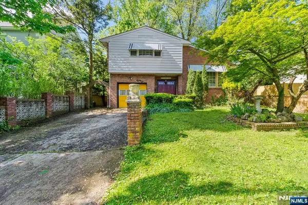 86 Fairview AVE, Teaneck, NJ 07666