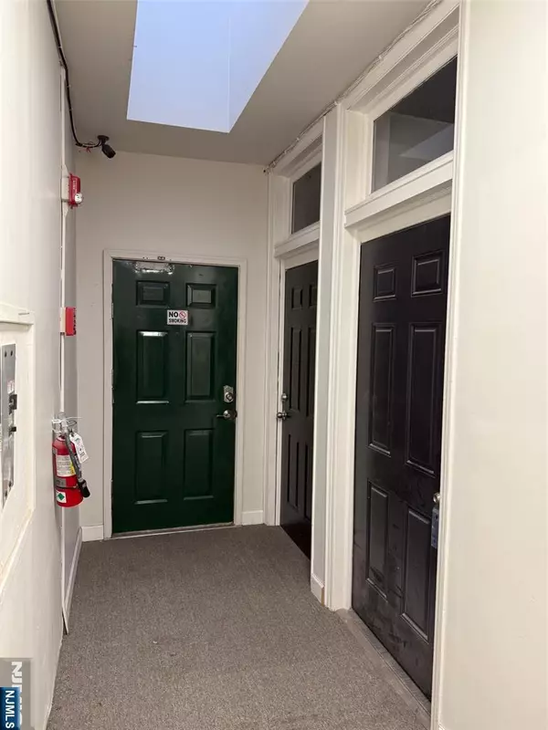 Clifton, NJ 07011,1094 Main #Office