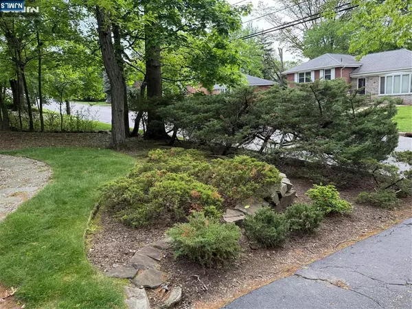 Leonia, NJ 07605,601 Ridgeland TER