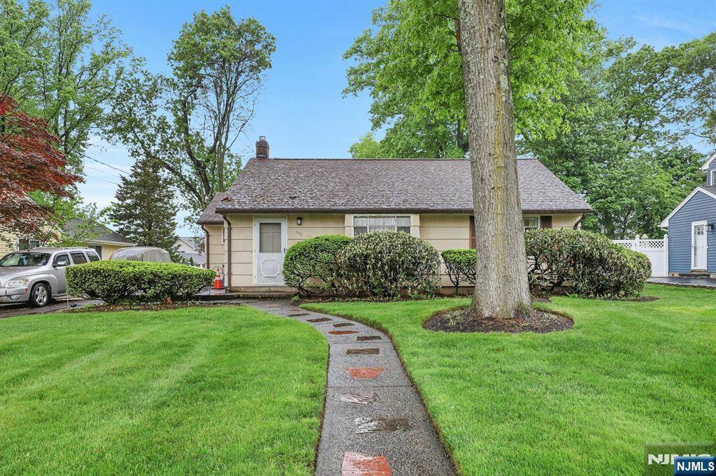 101 Sheldon ST, Wyckoff, NJ 07481
