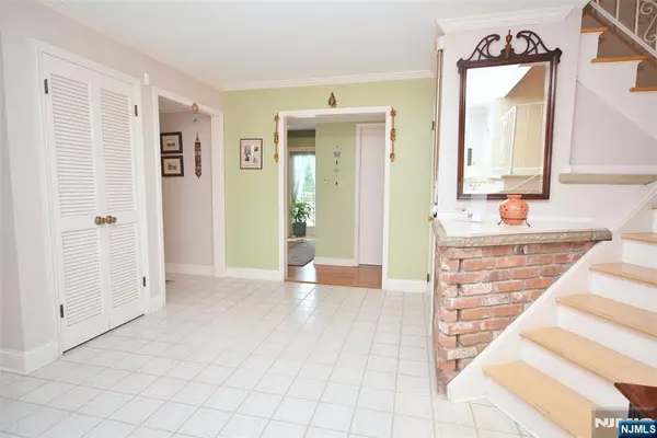 Livingston, NJ 07039,41 Baums CT