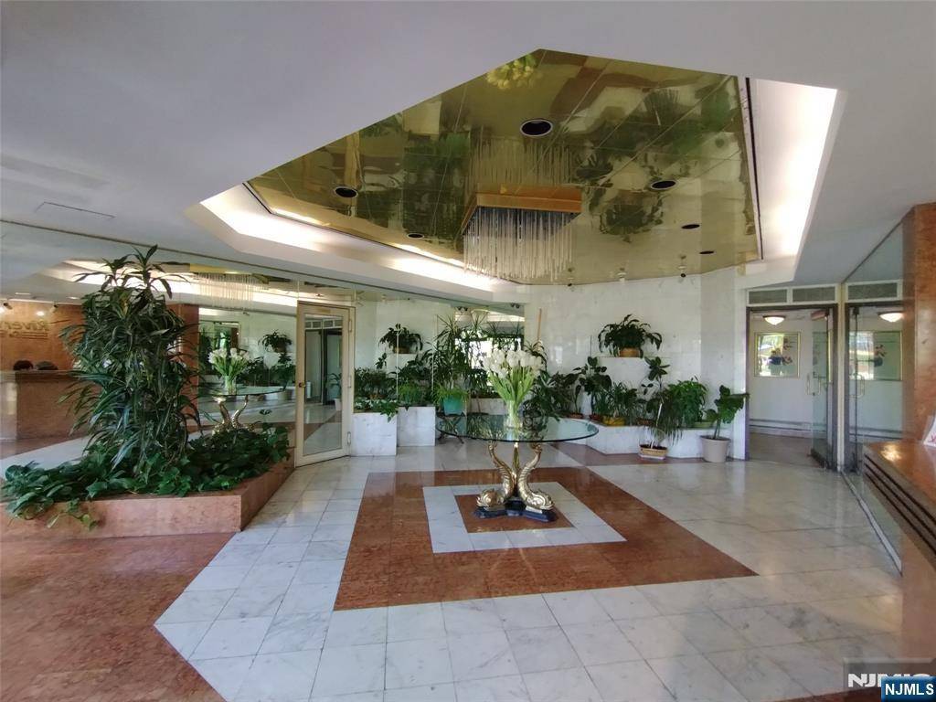 Edgewater, NJ 07020,1150 River RD #3G