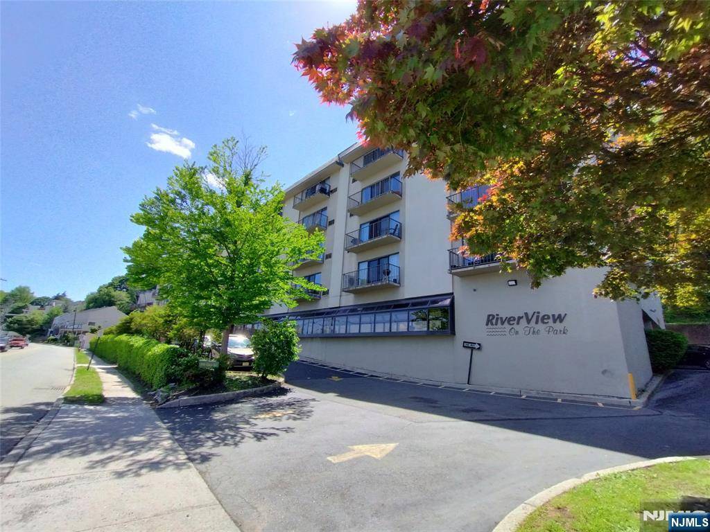 1150 River RD #3G, Edgewater, NJ 07020