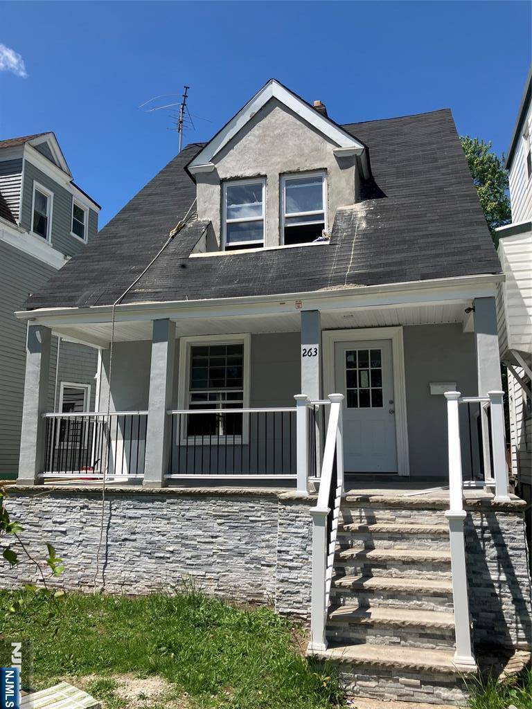 East Orange, NJ 07018,263 Halsted ST