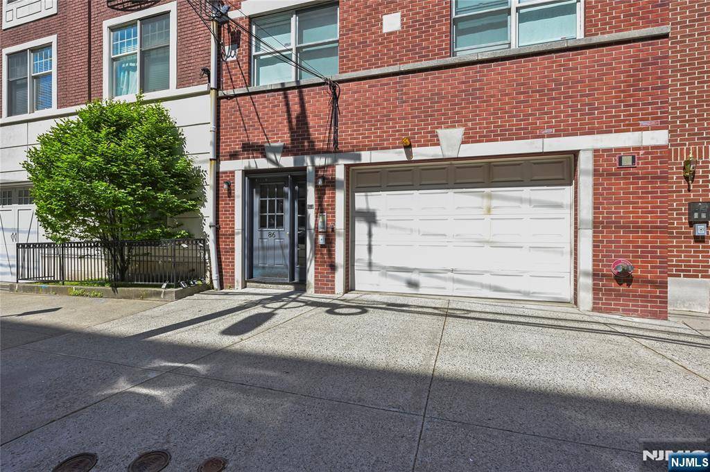 Hoboken, NJ 07030,86 Clinton ST #4