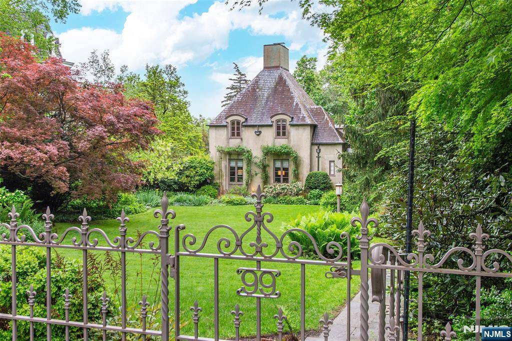 99 S Mountain AVE, Montclair, NJ 07042
