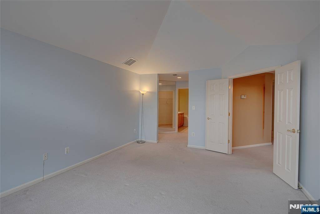 Livingston, NJ 07039,608 Kensington LN