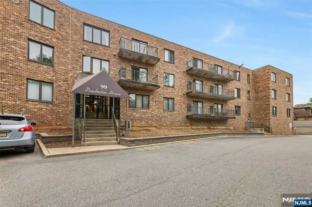 Ridgefield Park, NJ 07660,99 Teaneck RD #313