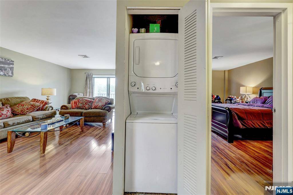 Ridgefield Park, NJ 07660,99 Teaneck RD #313