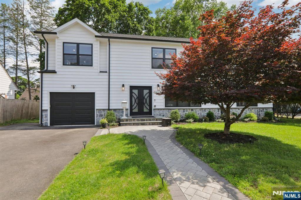 557 Roosevelt AVE, River Vale, NJ 07675