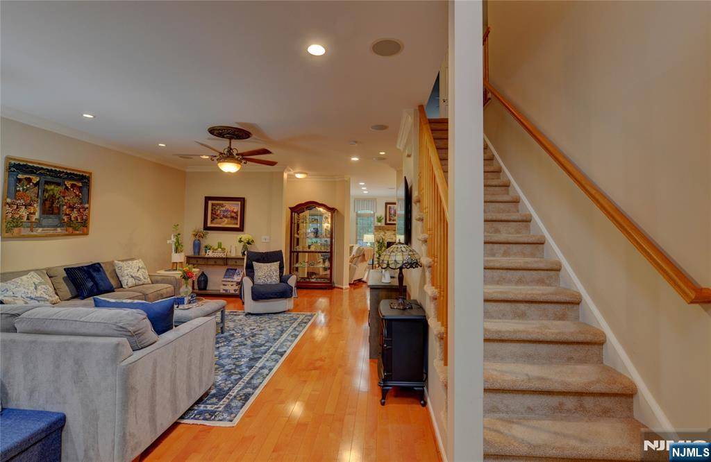 Woodland Park, NJ 07424,82 Rolling Views DR #82
