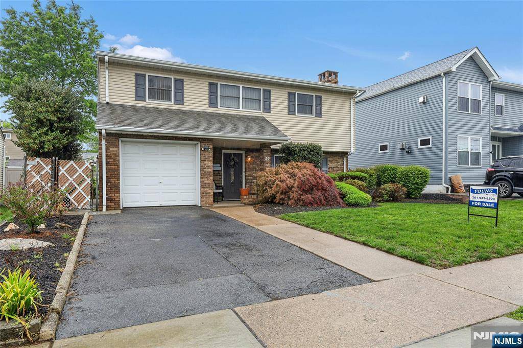 33 Bobbink TER, East Rutherford, NJ 07073