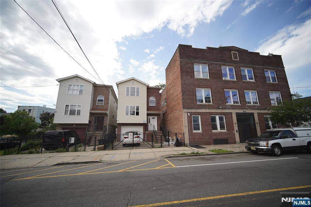 905 Bergen ST #2, Newark, NJ 07112