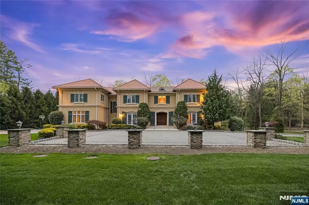 Saddle River, NJ 07458,186 E Saddle River RD