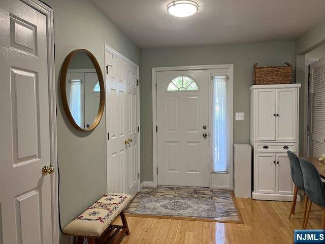 Old Tappan, NJ 07675,41 Foxwood SQ