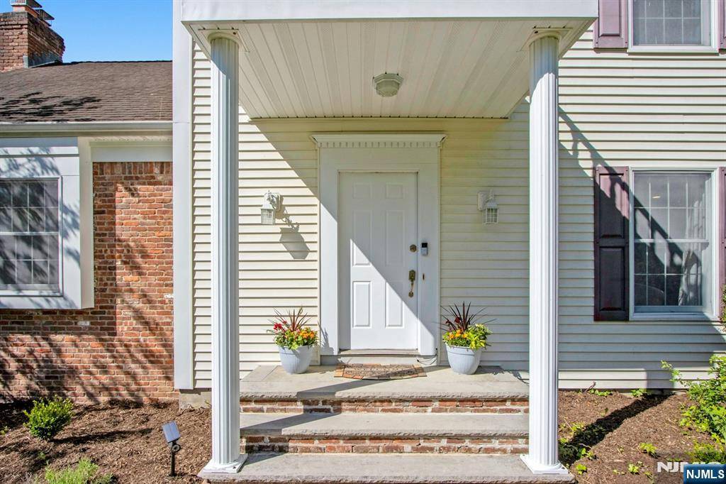 Montvale, NJ 07645,2 Morgan CT