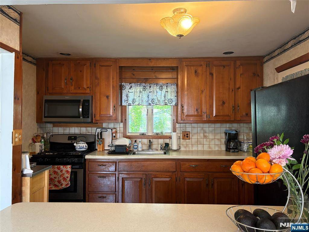 Wanaque, NJ 07420,38 Rockridge RD