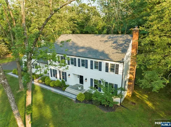Bernards, NJ 07920,18 Fawn LN