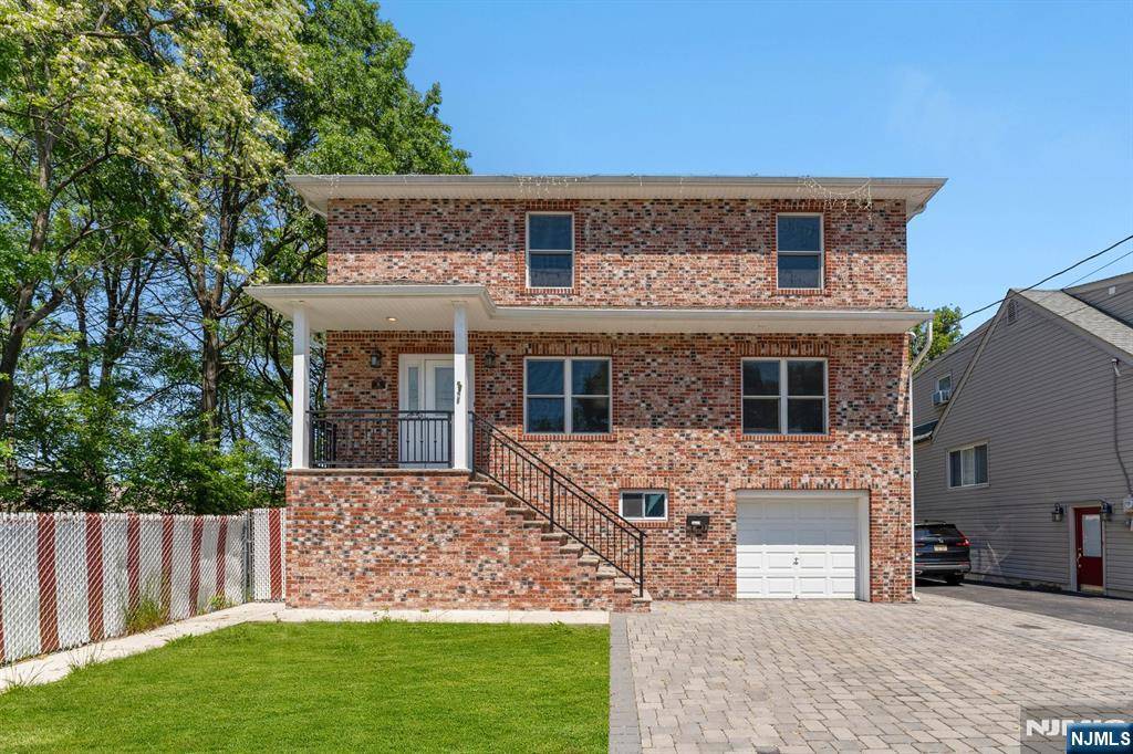 8 Bertolotto AVE, Little Ferry, NJ 07643