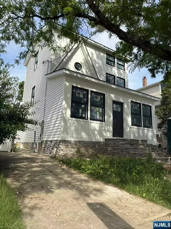 Millburn, NJ 07041,37 Cypress ST