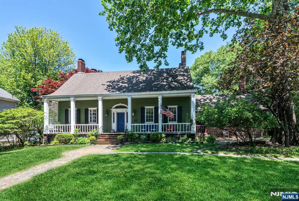 Leonia, NJ 07605,125 Lakeview