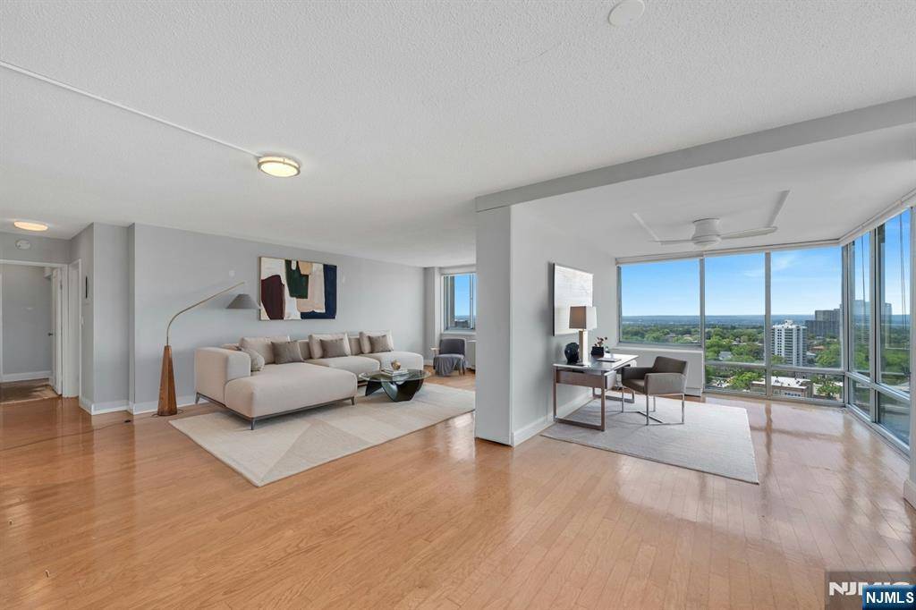 Fort Lee, NJ 07024,1600 Parker AVE #21B