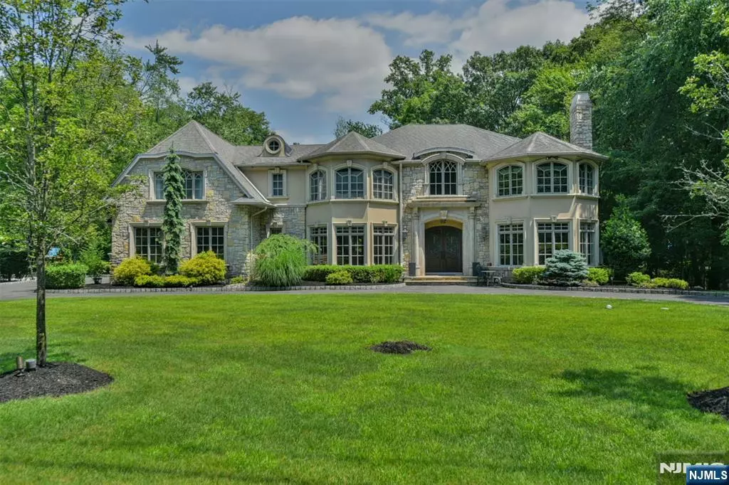 Upper Saddle River, NJ 07458,67 Old Chimney RD