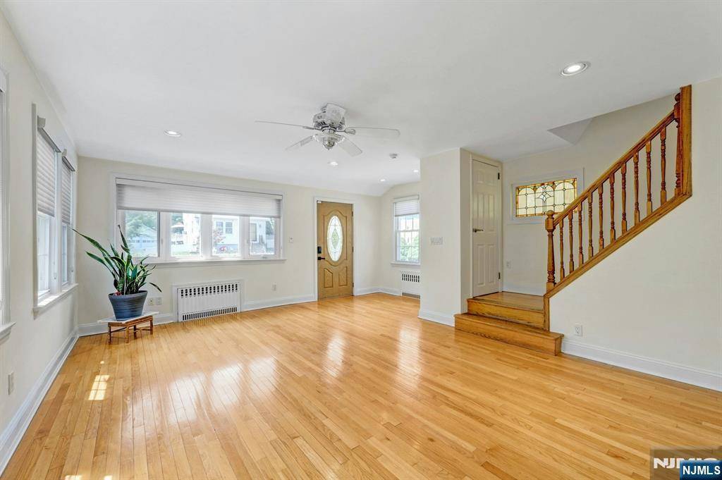 Teaneck, NJ 07666,21 Oakdene AVE
